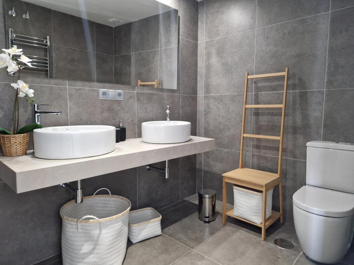 Luxury 2 Bedrooms Apt With Seaview Blue Suite 4104 Манилва Екстериор снимка
